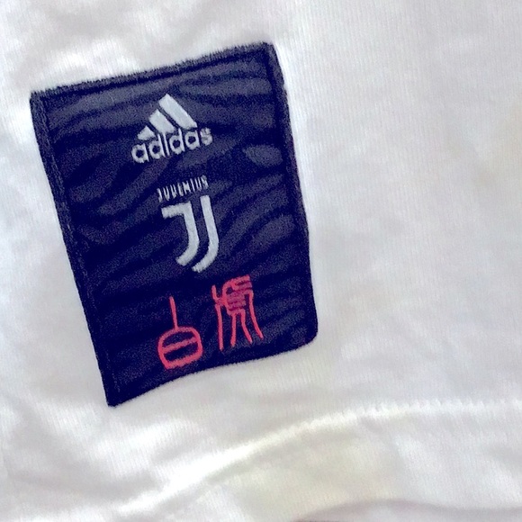 Adidas T-shirt size Large Tiger themed! 😻Juventus - Picture 3 of 7